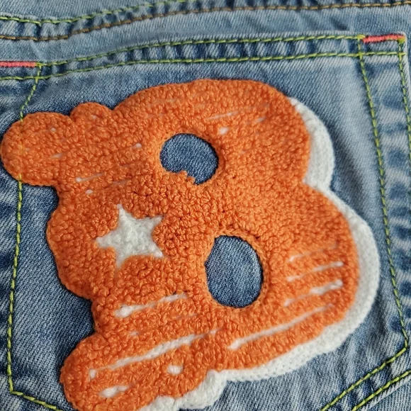 LalaBobo Light Wash Patched Lettered Y2K Jeans - Picture 4 of 10